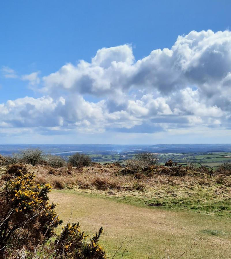 Callington Summit Camping Kit Hill Cornwall Panoramic Views Grass Pitch From 15Pn Or Bella Bell Tent 75Pn מראה חיצוני תמונה