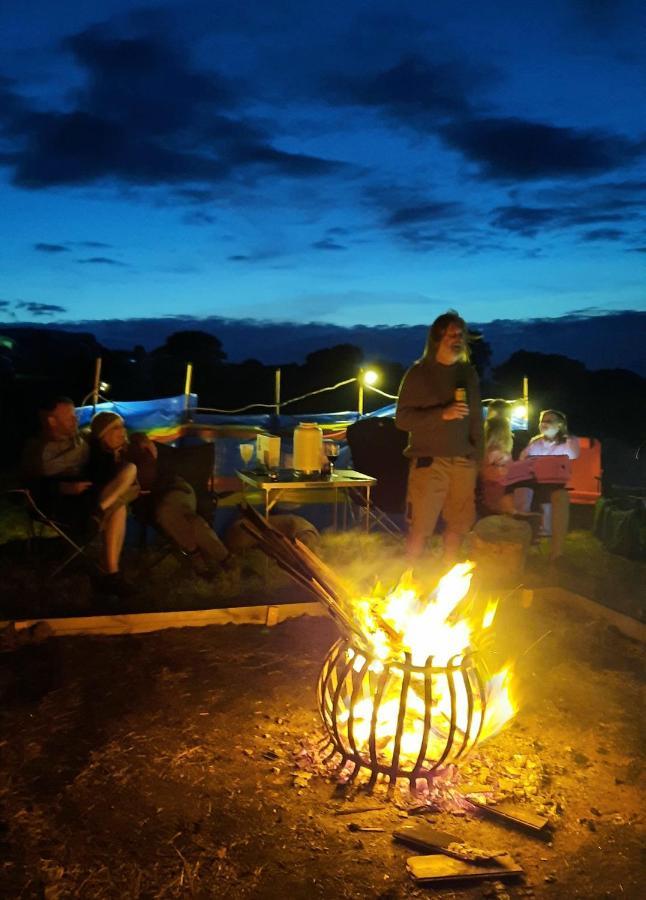 Callington Summit Camping Kit Hill Cornwall Panoramic Views Grass Pitch From 15Pn Or Bella Bell Tent 75Pn מראה חיצוני תמונה