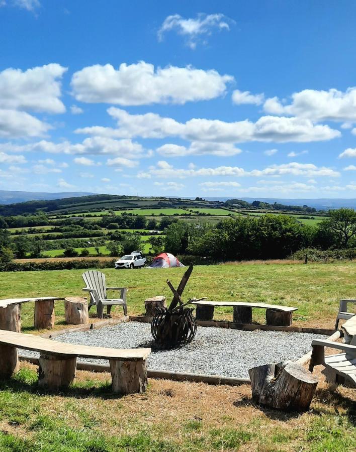 Callington Summit Camping Kit Hill Cornwall Panoramic Views Grass Pitch From 15Pn Or Bella Bell Tent 75Pn מראה חיצוני תמונה